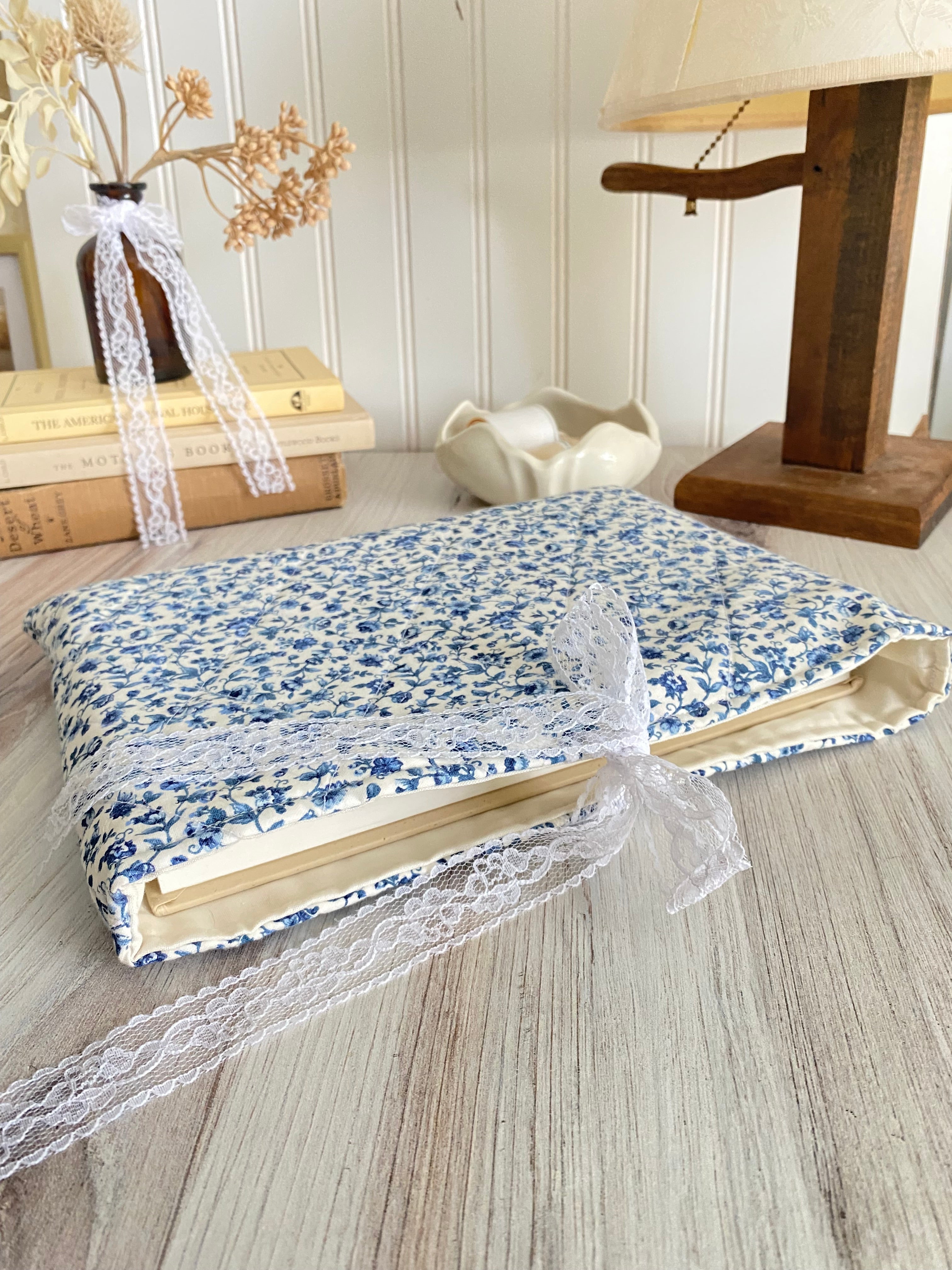Blue Floral Book Sleeve (Old Version)