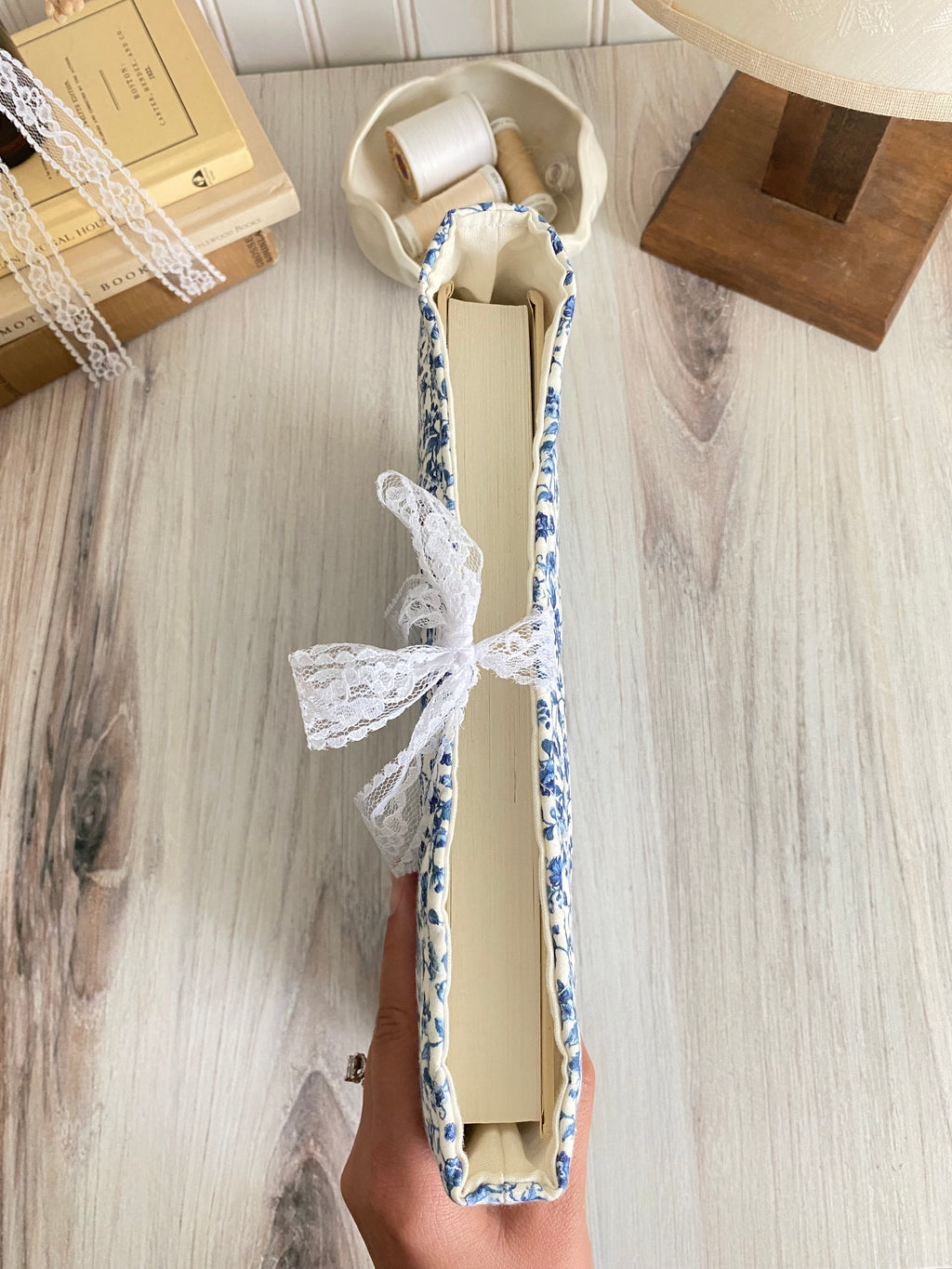 Blue Floral Book Sleeve (Old Version)