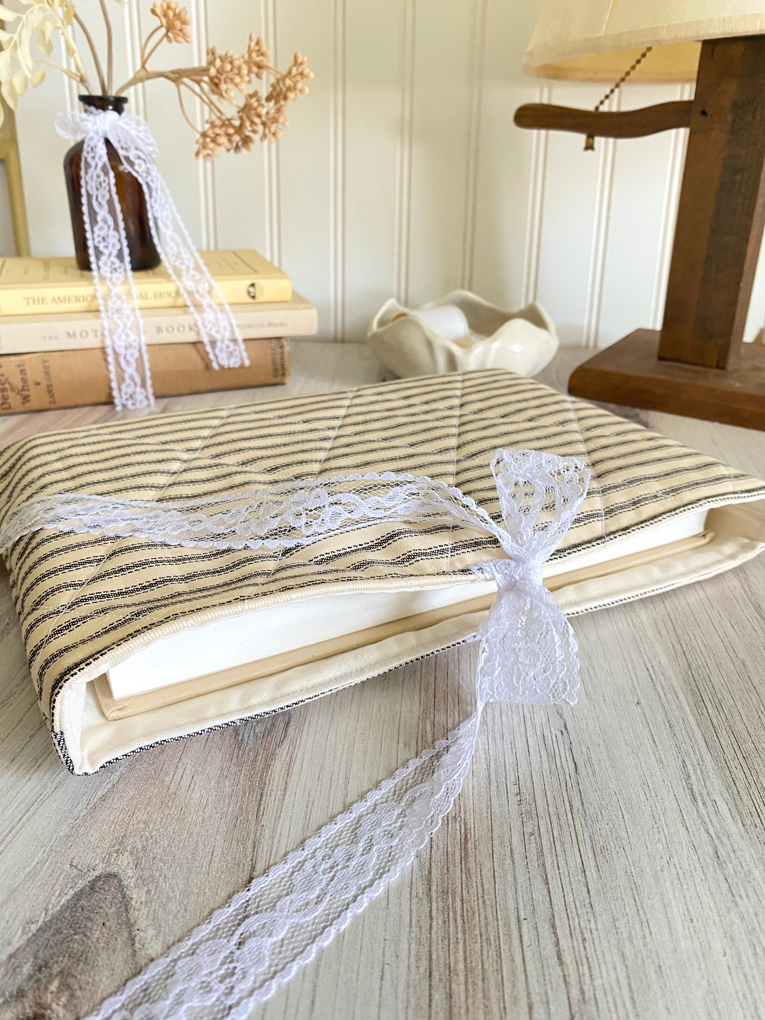 Vintage Stripe Book Sleeve (Old Version)