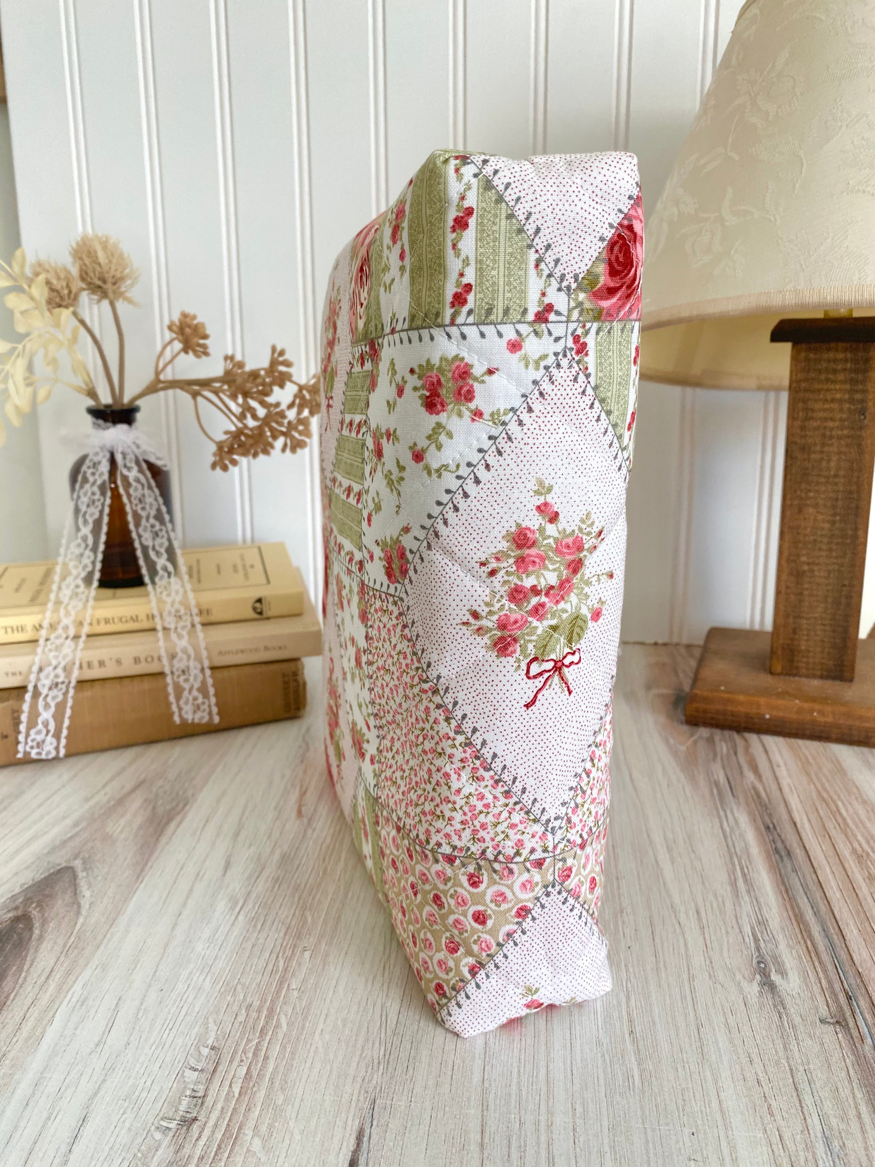 Cottage Core Quilted Bible Sleeve - Large