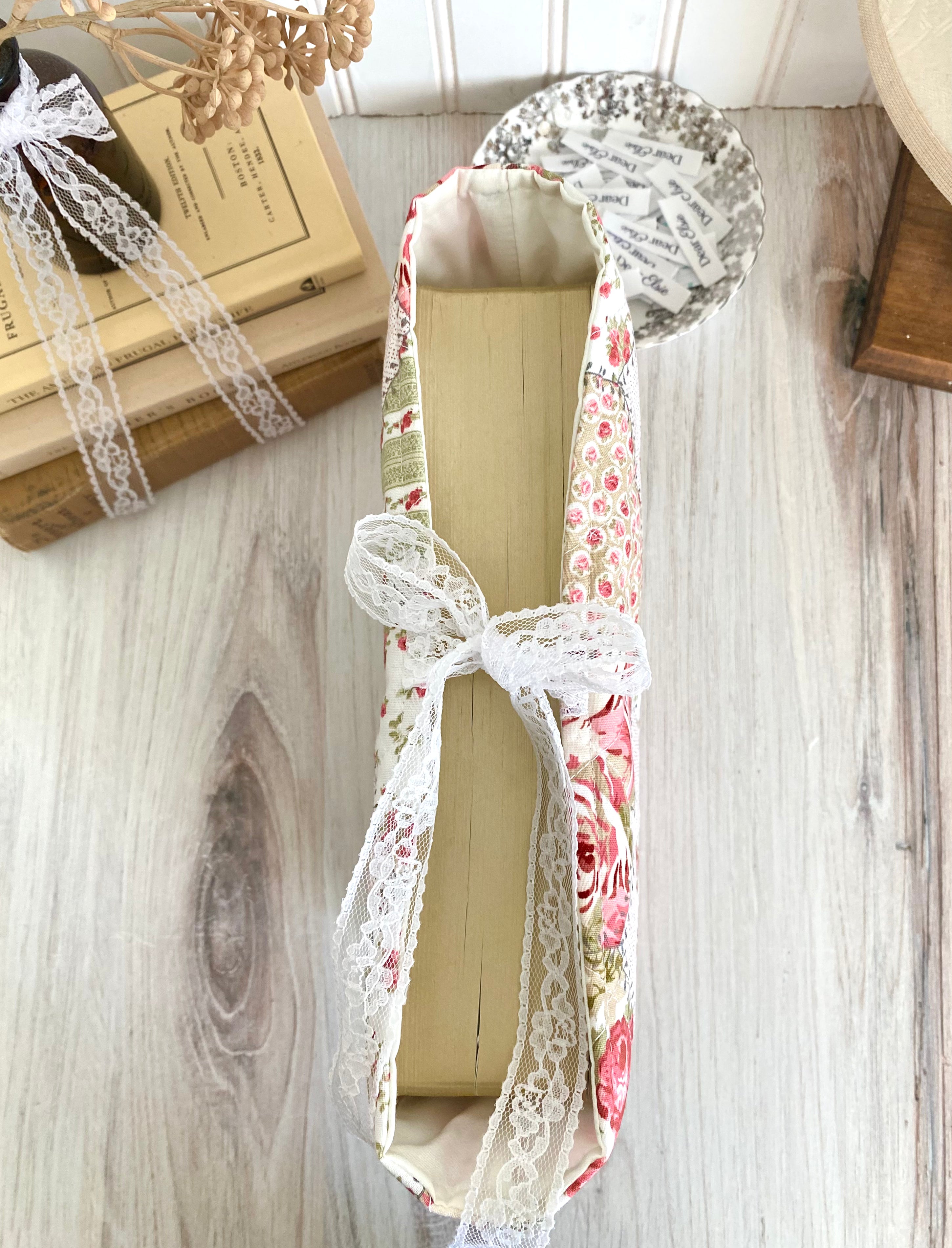 Cottage Core Quilted Bible Sleeve - Large